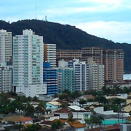 Apartamento No Canto Do Forte, Wi-Fi, Estacionamento Gratuito E Churrasqueira Прая-Гранди Экстерьер фото