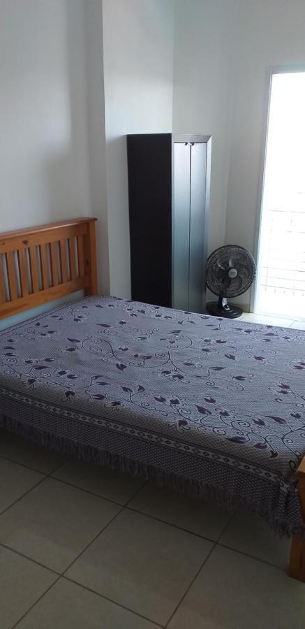 Apartamento No Canto Do Forte, Wi-Fi, Estacionamento Gratuito E Churrasqueira Прая-Гранди Экстерьер фото