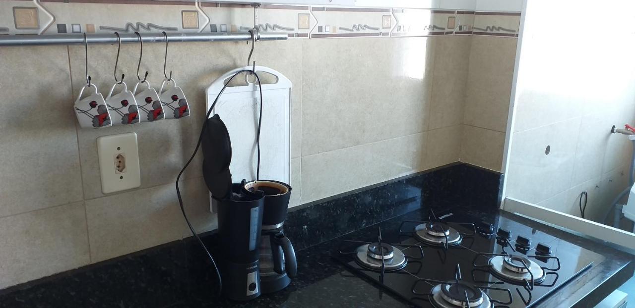 Apartamento No Canto Do Forte, Wi-Fi, Estacionamento Gratuito E Churrasqueira Прая-Гранди Экстерьер фото