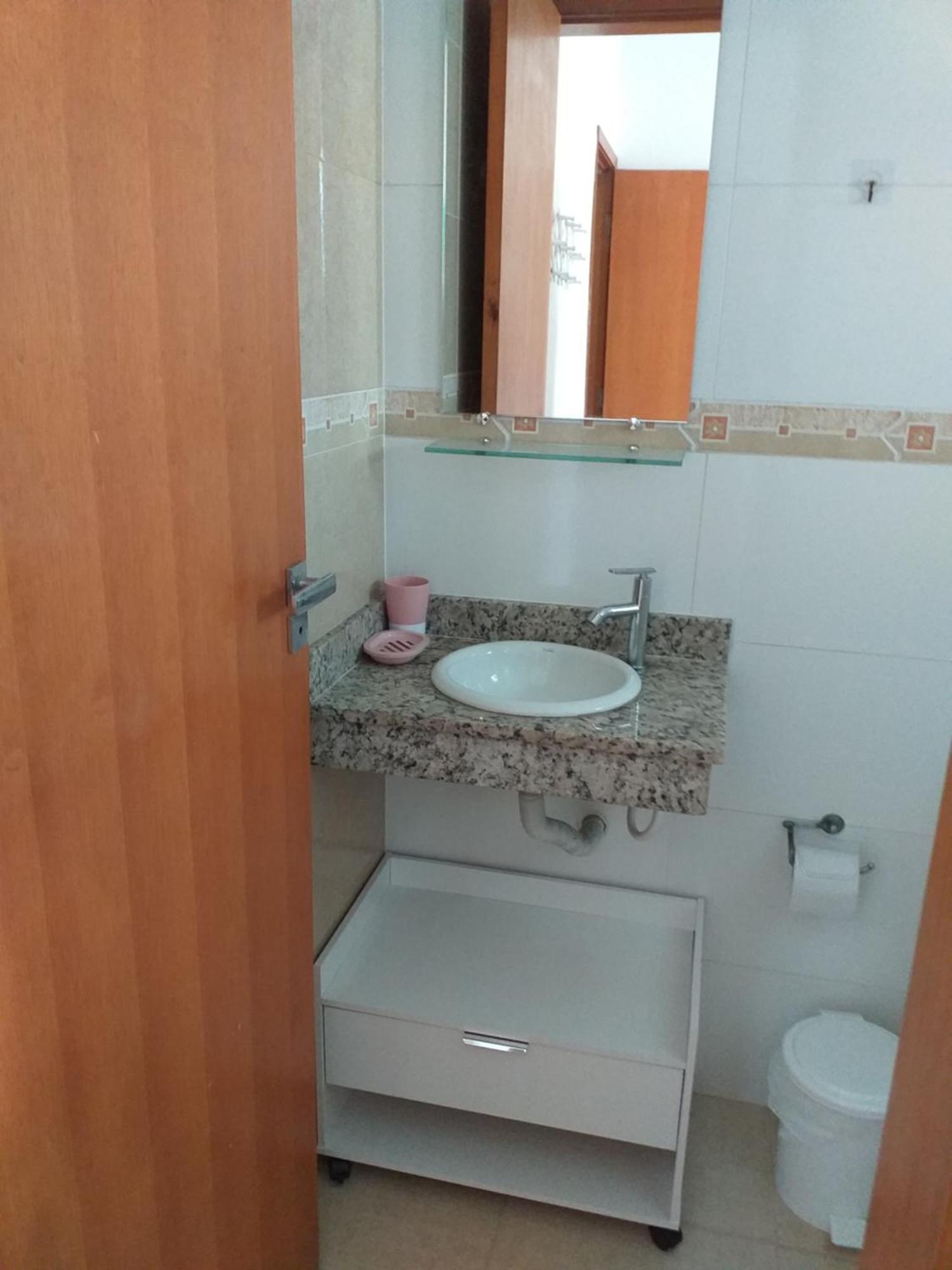 Apartamento No Canto Do Forte, Wi-Fi, Estacionamento Gratuito E Churrasqueira Прая-Гранди Экстерьер фото