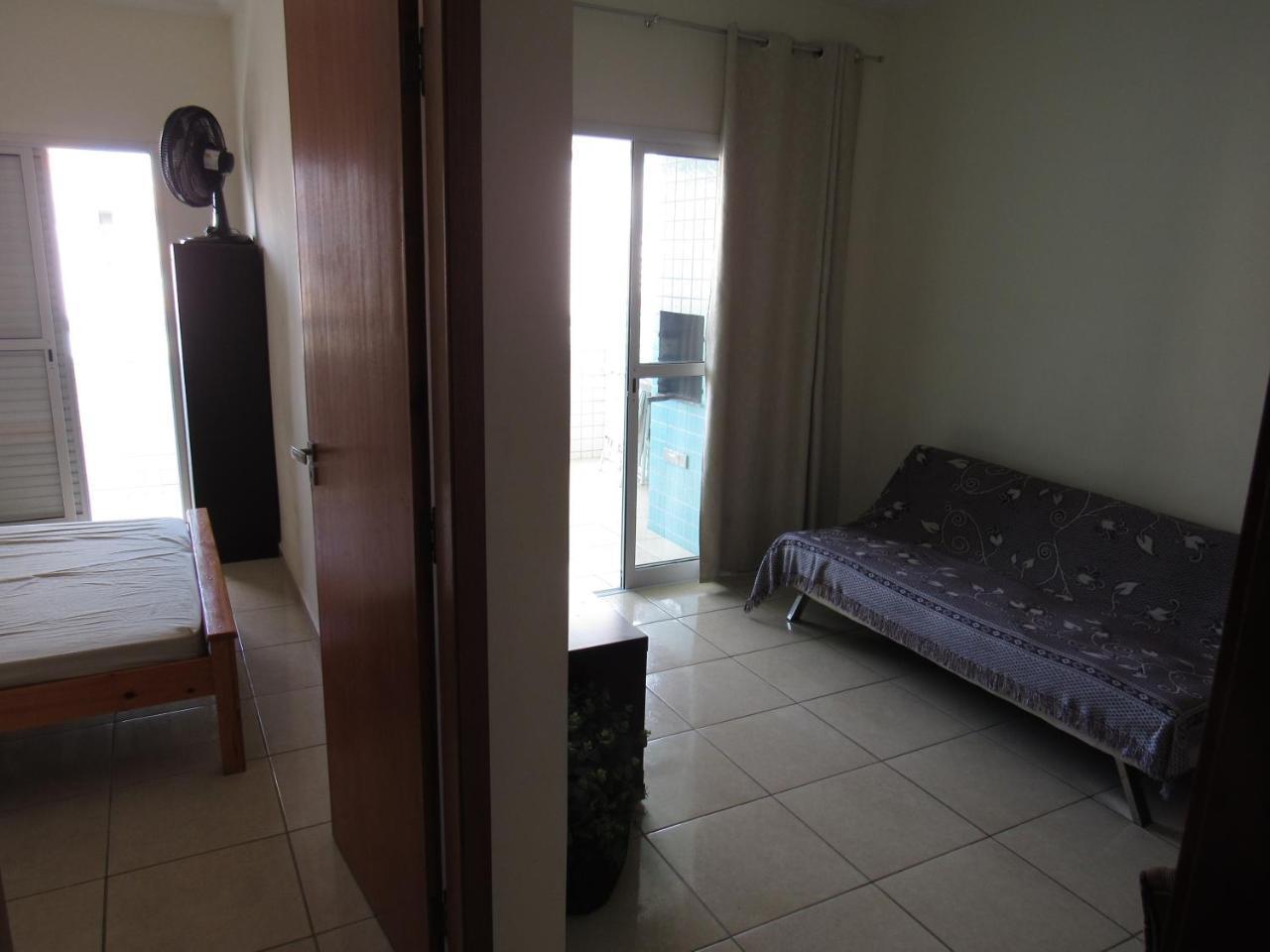 Apartamento No Canto Do Forte, Wi-Fi, Estacionamento Gratuito E Churrasqueira Прая-Гранди Экстерьер фото