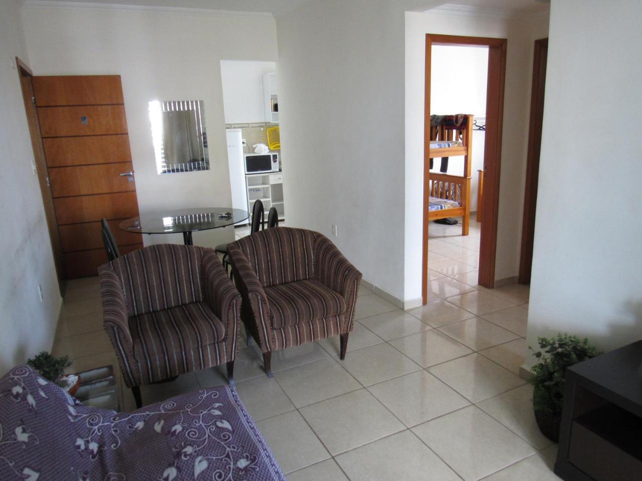 Apartamento No Canto Do Forte, Wi-Fi, Estacionamento Gratuito E Churrasqueira Прая-Гранди Экстерьер фото