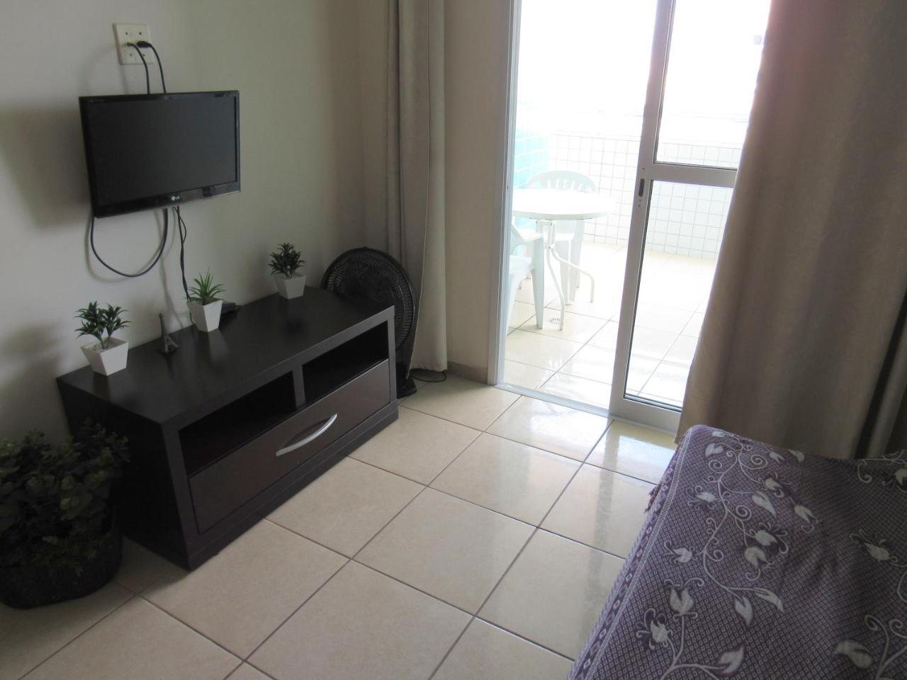 Apartamento No Canto Do Forte, Wi-Fi, Estacionamento Gratuito E Churrasqueira Прая-Гранди Экстерьер фото