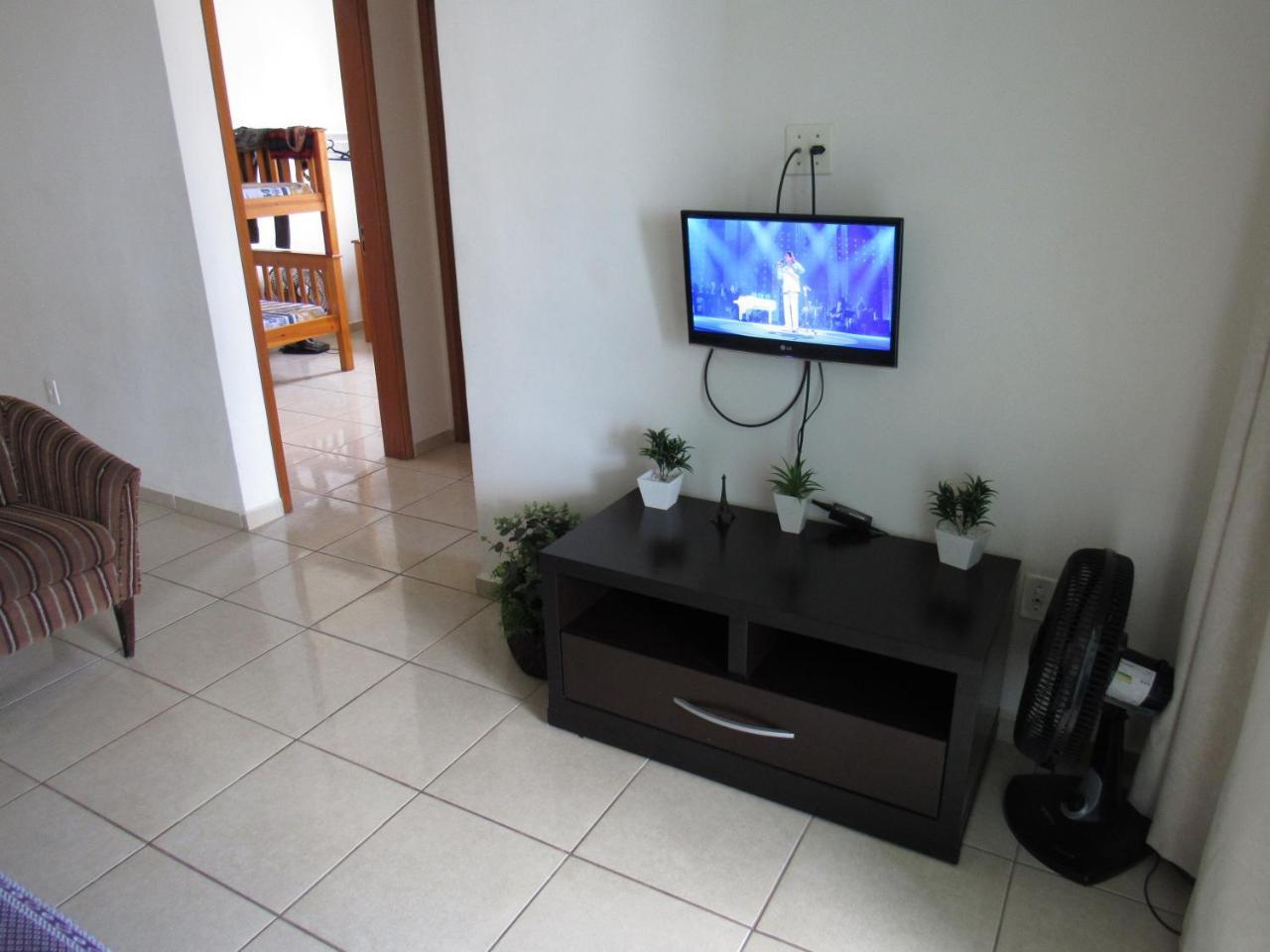 Apartamento No Canto Do Forte, Wi-Fi, Estacionamento Gratuito E Churrasqueira Прая-Гранди Экстерьер фото