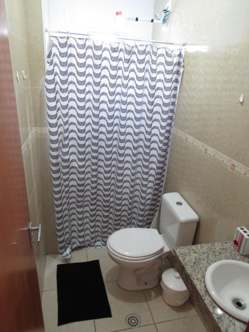 Apartamento No Canto Do Forte, Wi-Fi, Estacionamento Gratuito E Churrasqueira Прая-Гранди Экстерьер фото