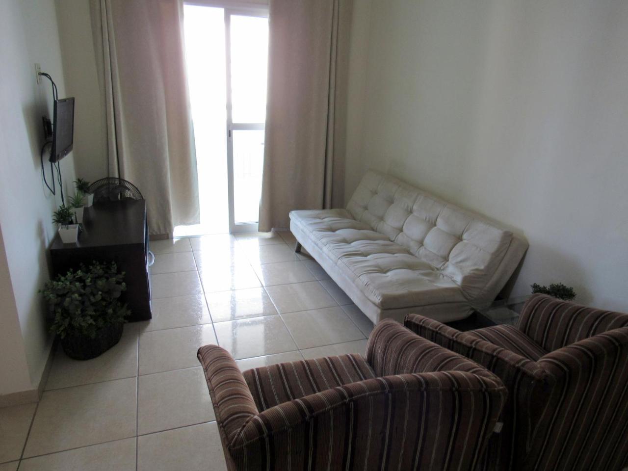 Apartamento No Canto Do Forte, Wi-Fi, Estacionamento Gratuito E Churrasqueira Прая-Гранди Экстерьер фото